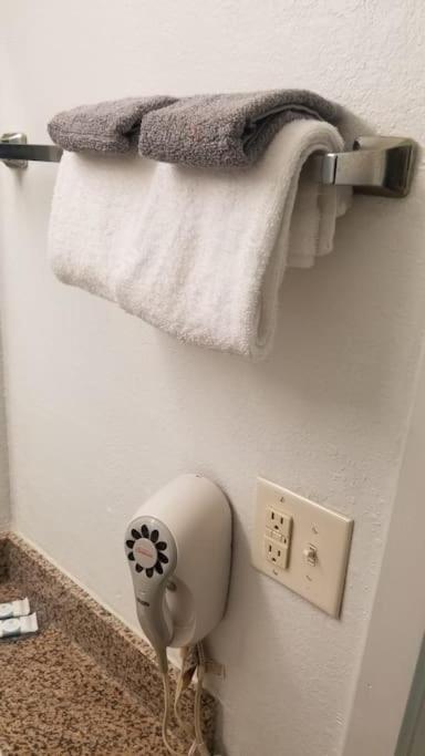Hotel 2 Queen Beds Hotel Room 222 Wi-Fi Hot Tub Booking スティルウォーター エクステリア 写真
